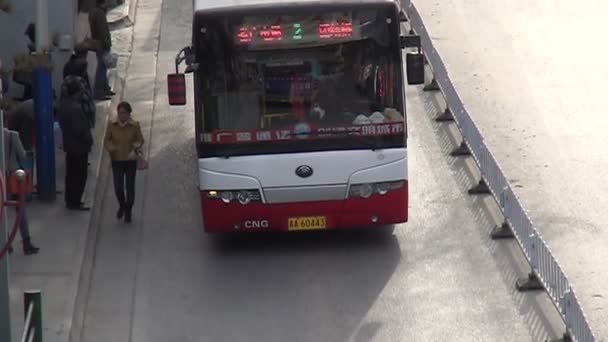 Movimiento lento del transporte público en China — Vídeo de stock