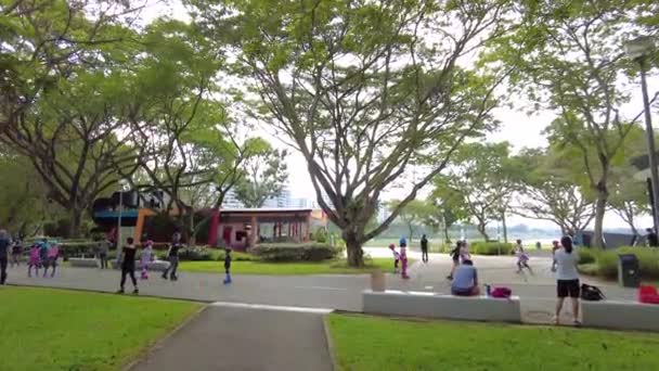 Roller Blade Public Class Singapore Outdoor Park Reservoir Children — Stockvideo