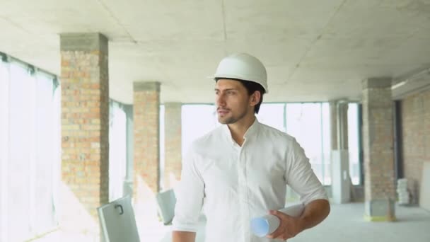 Engineer Developer Helmet Inspecting Building Builder Constructor Specialist — Vídeos de Stock