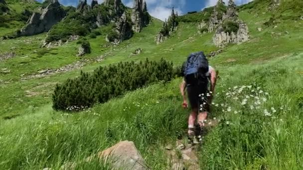 Man Walks Mountains Top Travel Concept Active People Way Victory — 图库视频影像