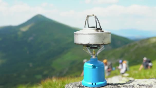 Camping Kettle Portable Camping Gas Stove Water Heated Camping Top — Stok video