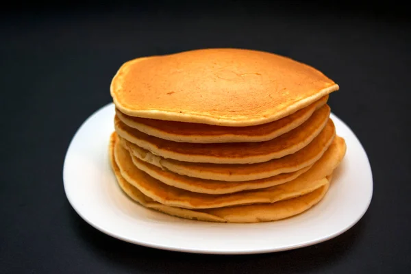 Högt Upp Söta Läckra Pannkakor Vit Platta — Stockfoto