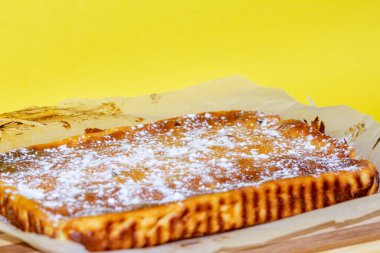 Paskalya peynirli pasta ya da geleneksel olarak evde yapılan paska. 