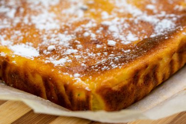 Paskalya peynirli pasta ya da geleneksel olarak evde yapılan paska. 