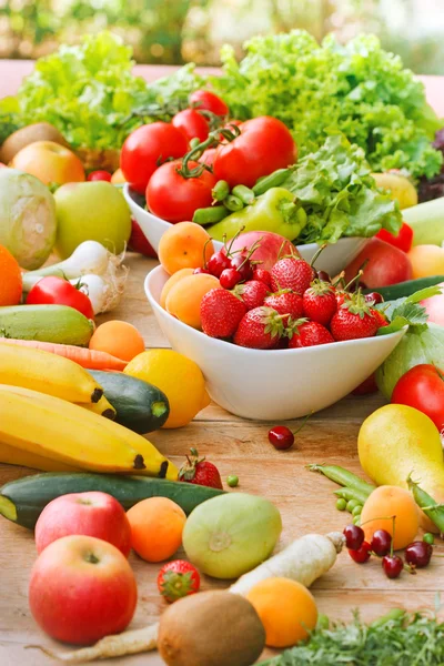 Färska frukter och grönsaker Stockfoto