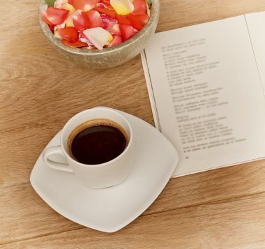 Kahve (kahve ve iyi bir kitap ile dinlenme anları)