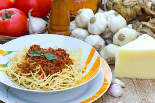 Bolonhesa de espaguete na mesa — Fotografia de Stock