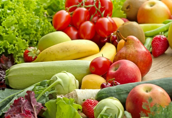新鲜有机水果和蔬菜 — 图库照片