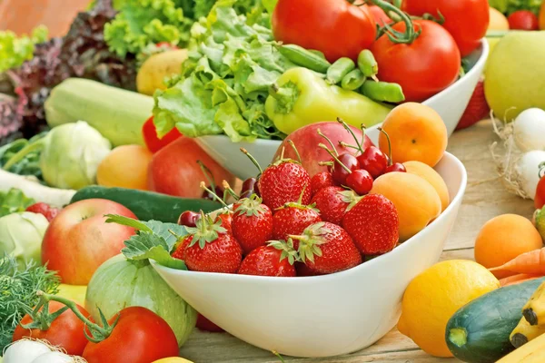 Fruits et légumes biologiques — Photo