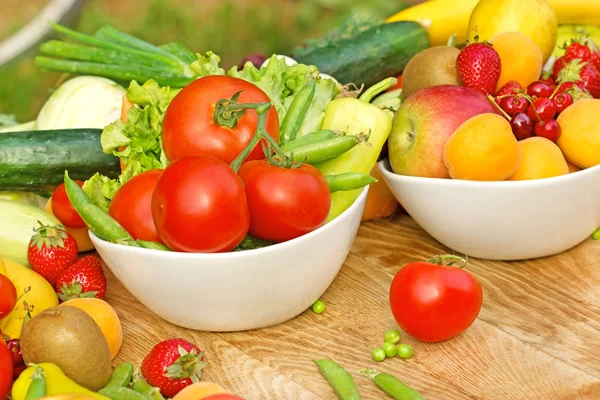 Fruits et légumes biologiques — Photo