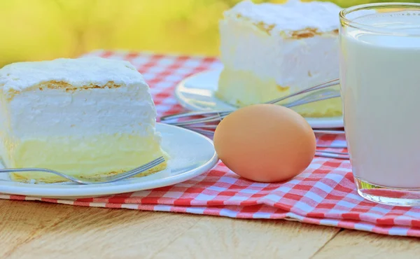 Cream cake - Cream pie — Stock Photo, Image