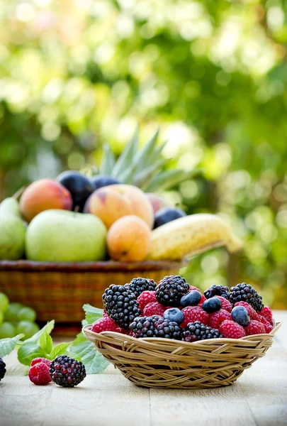 Fruits aux baies - Aliments sains — Photo