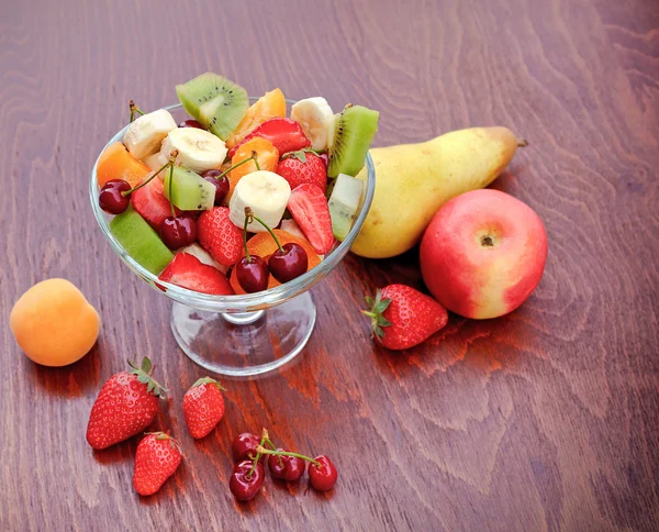 Fruit salad of organic fruit — Stock Photo, Image