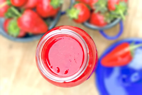 Χυμό φράουλα smoothie - φράουλα — Φωτογραφία Αρχείου