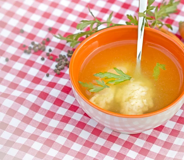 Soup with with semolina dumplings (noodles) — Stock Photo, Image