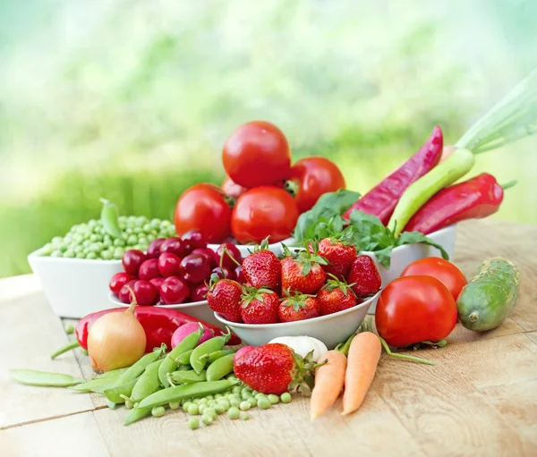 Owoce i warzywa ekologiczne — Zdjęcie stockowe