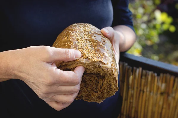 Základ Výživy Pro Mnohé Nedostupný Chléb Symbolem Života Buďme Humánní — Stock fotografie