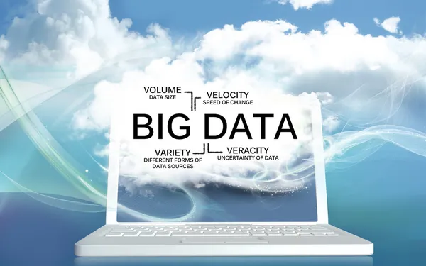 Big Data Le V est sur un ordinateur portable avec des nuages — Photo