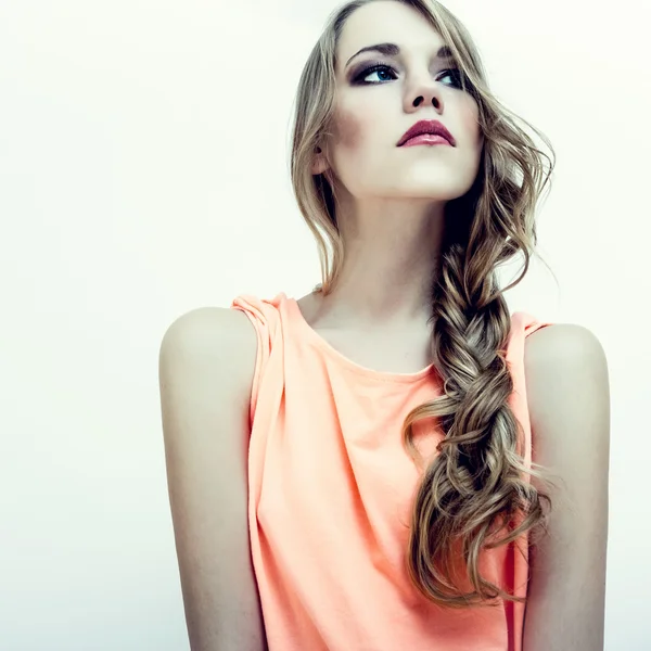 şehvetli bir genç kadının portresi