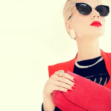 şık bir kızın moda portre 
