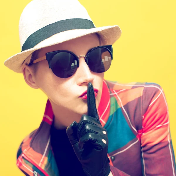 매력적인 여자 hipster 스타일의 초상화 — 스톡 사진