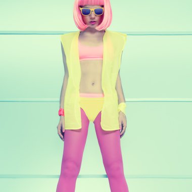 moda kız portre. parlak funky tarzı