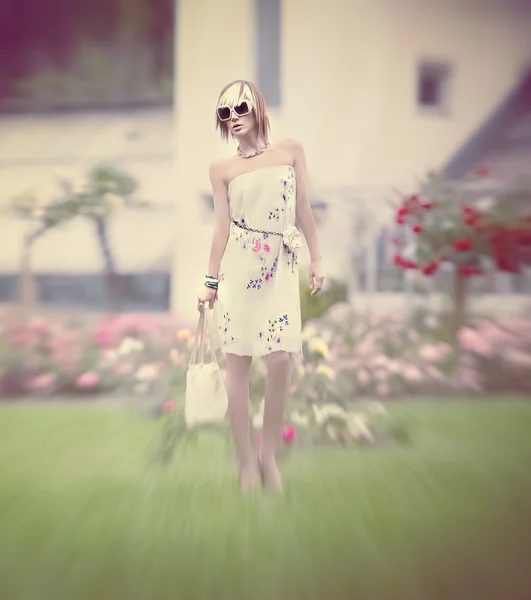 Retrato de sensual chica de verano en flores —  Fotos de Stock