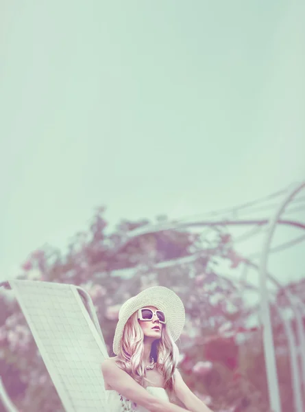 Sensual romantic girl outdoors — Stock Photo, Image