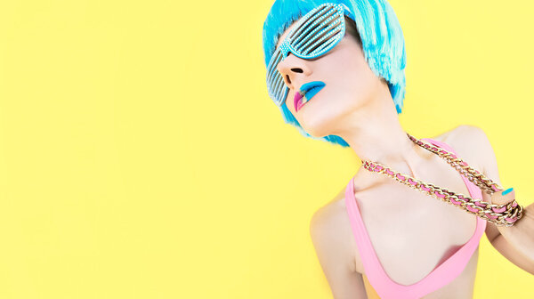 Ванильная вечеринка. сумасшедшая девушка
