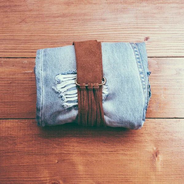 Vintage kemer ve kot pantolon — Stok fotoğraf