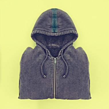 düzgünce katlanmış erkekler hoodies