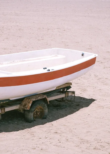 Altes Holzboot Und Sand Stilvolle Sommer Ästhetische Tapete — Stockfoto