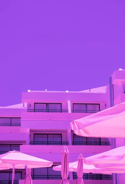 ファッション旅行審美的な壁紙 ホテルの創造的な背景 極小の熱帯デザイン トレンディバイオレット色 — ストック写真