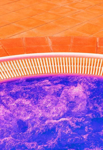 Stilvolle Kreative Wasserentspannungsorte Jacuzzi Sprudelt Die Stimmung Trends Farbkombination — Stockfoto