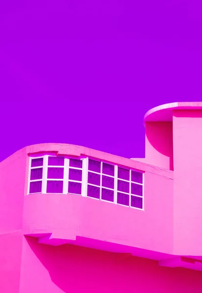 ミニマリスト建築スタイリッシュな壁紙 トレンドカラーの組み合わせ ピンクと紫 幾何学と詳細 — ストック写真