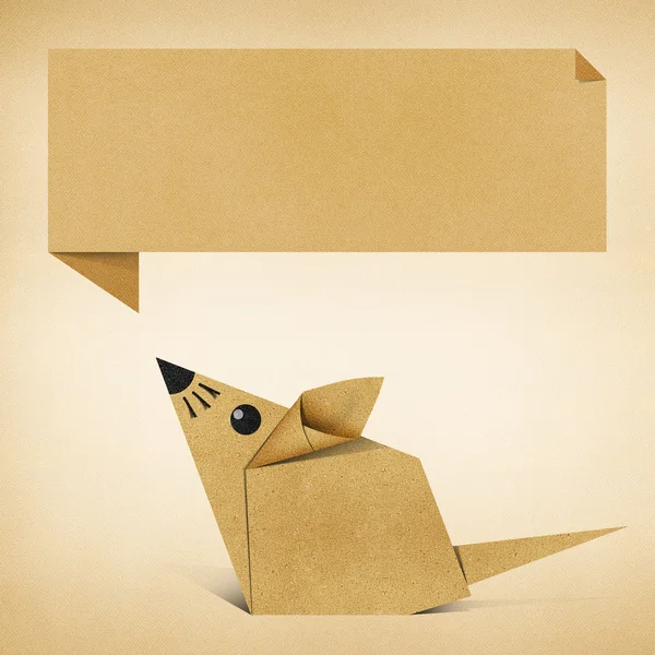 Rato de Origami feito de papel de reciclagem — Fotografia de Stock