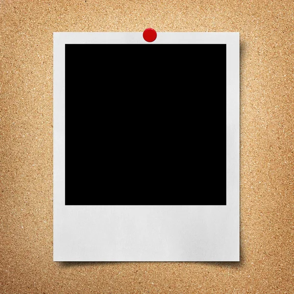 Blank photo pinned to cork board — Stock Photo, Image
