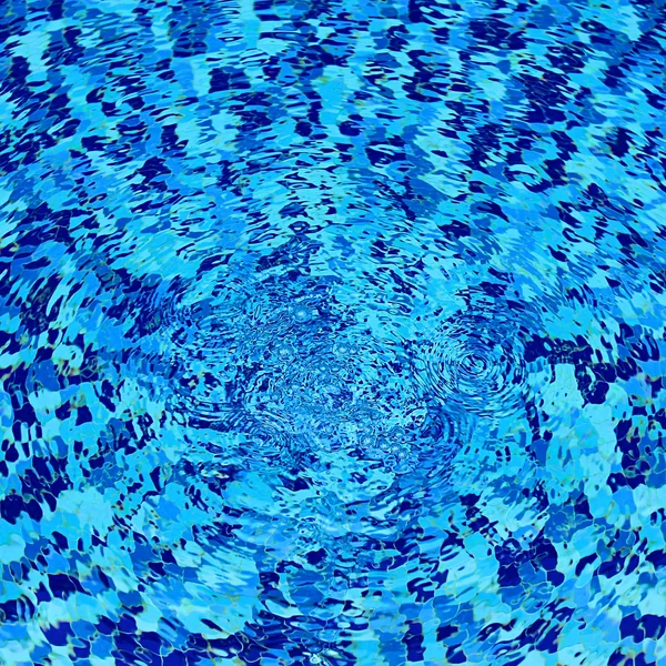 Бассейн с мозаичным дном — стоковое фото