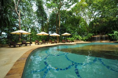 Yüzme Havuzu bir tropikal tatil.