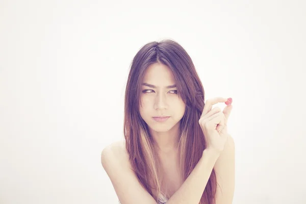 Een portret van een mooie Aziatische vrouw. — Stockfoto