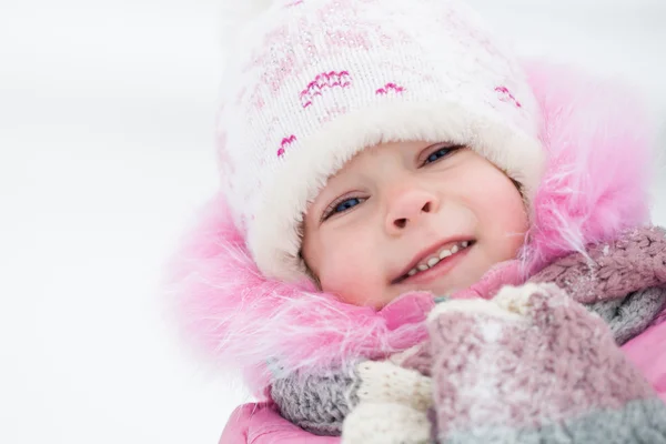 Criança no inverno — Fotografia de Stock