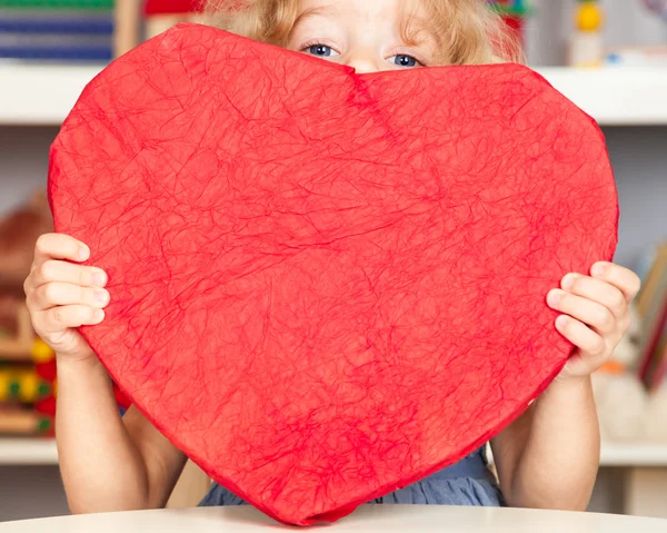 Bebé con corazón — Foto de Stock