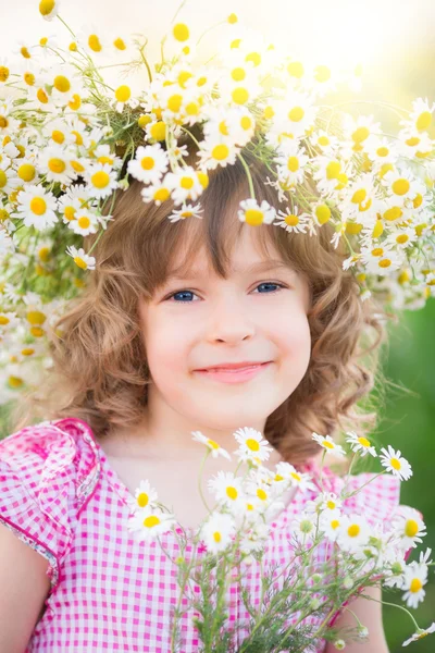 Niño en primavera —  Fotos de Stock