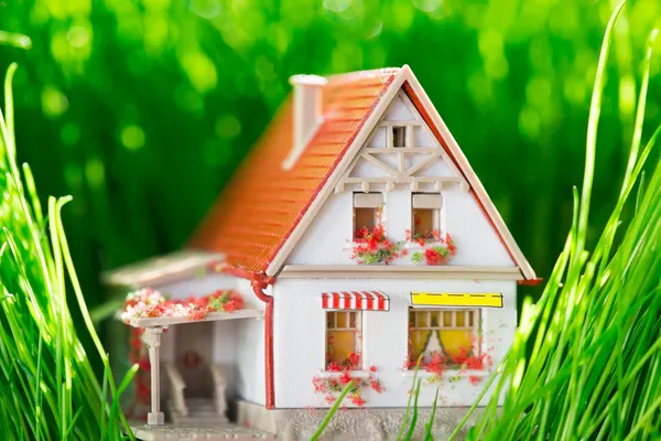 House in spring — Stock Photo, Image