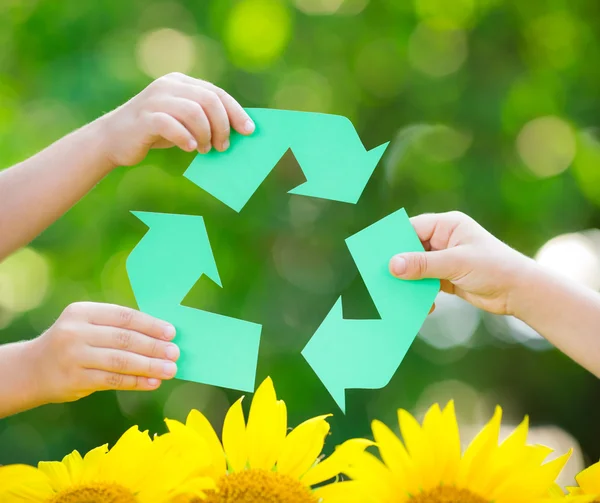 Papier recyceln Zeichen — Stockfoto