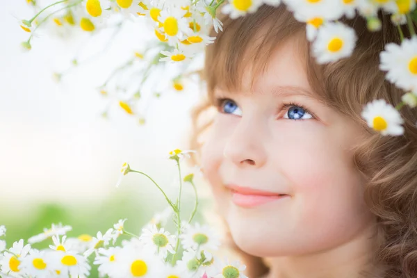 Kind in het voorjaar van — Stockfoto