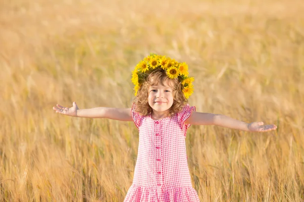 Criança na primavera — Fotografia de Stock