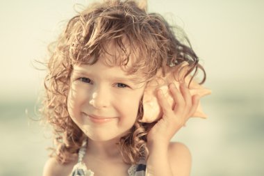 Sahilde güzel bir kız