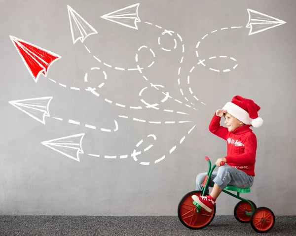 Niño Feliz Vistiendo Disfraz Navidad Bicicleta Infantil Niño Divertido Jugando — Foto de Stock