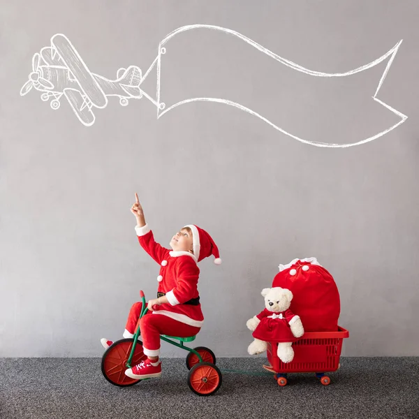 Glückliches Kind Weihnachtskostüm Kind Reitet Fahrrad Lustiges Kinderspiel Kinder Die — Stockfoto